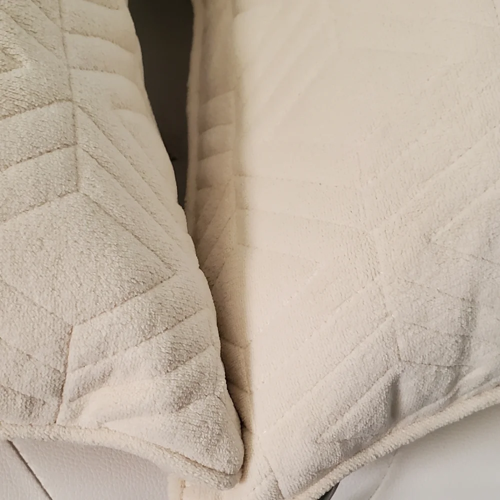 NWT 2 Fieldcrest Heritage Plush Diamond Velvet Decorative Beige Pillows